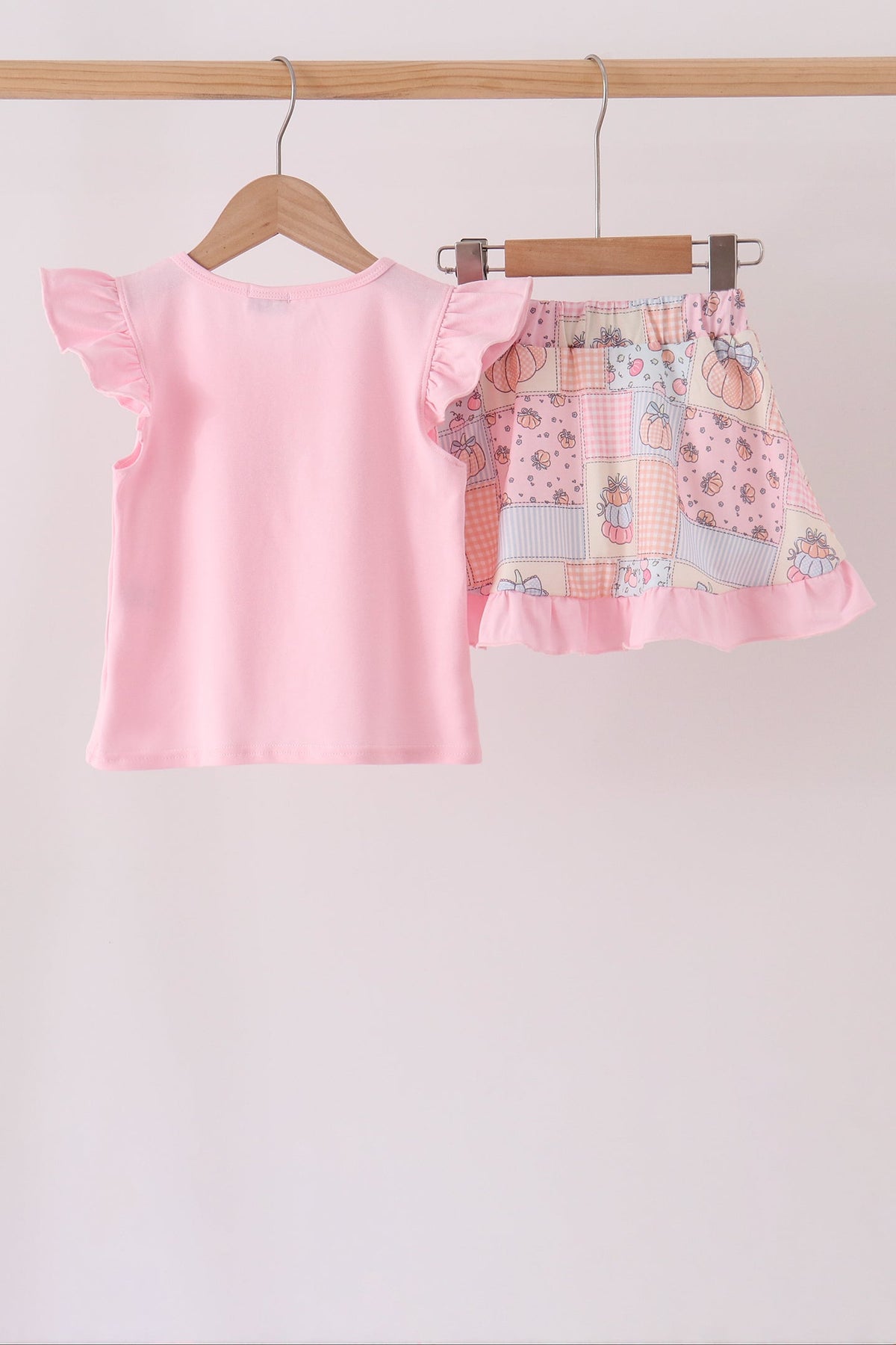 Pink pumpkin ruffle skorts set